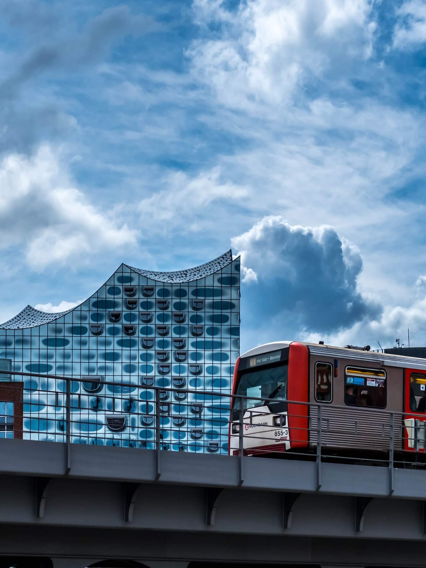 Wolken über der Elbphilharmonie
