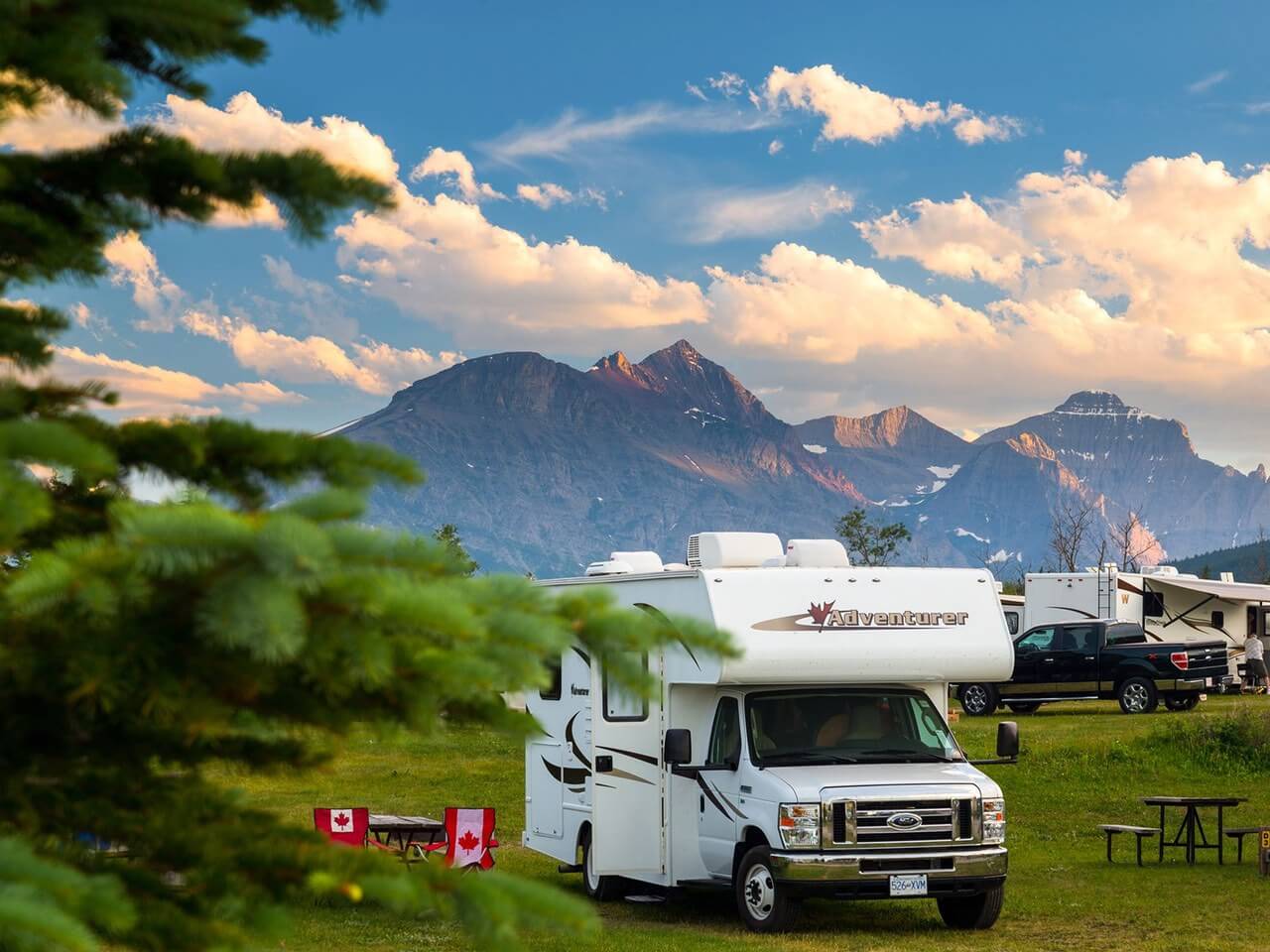 Wohnmobil von Fraserway in Kanada auf einem Stellplatz