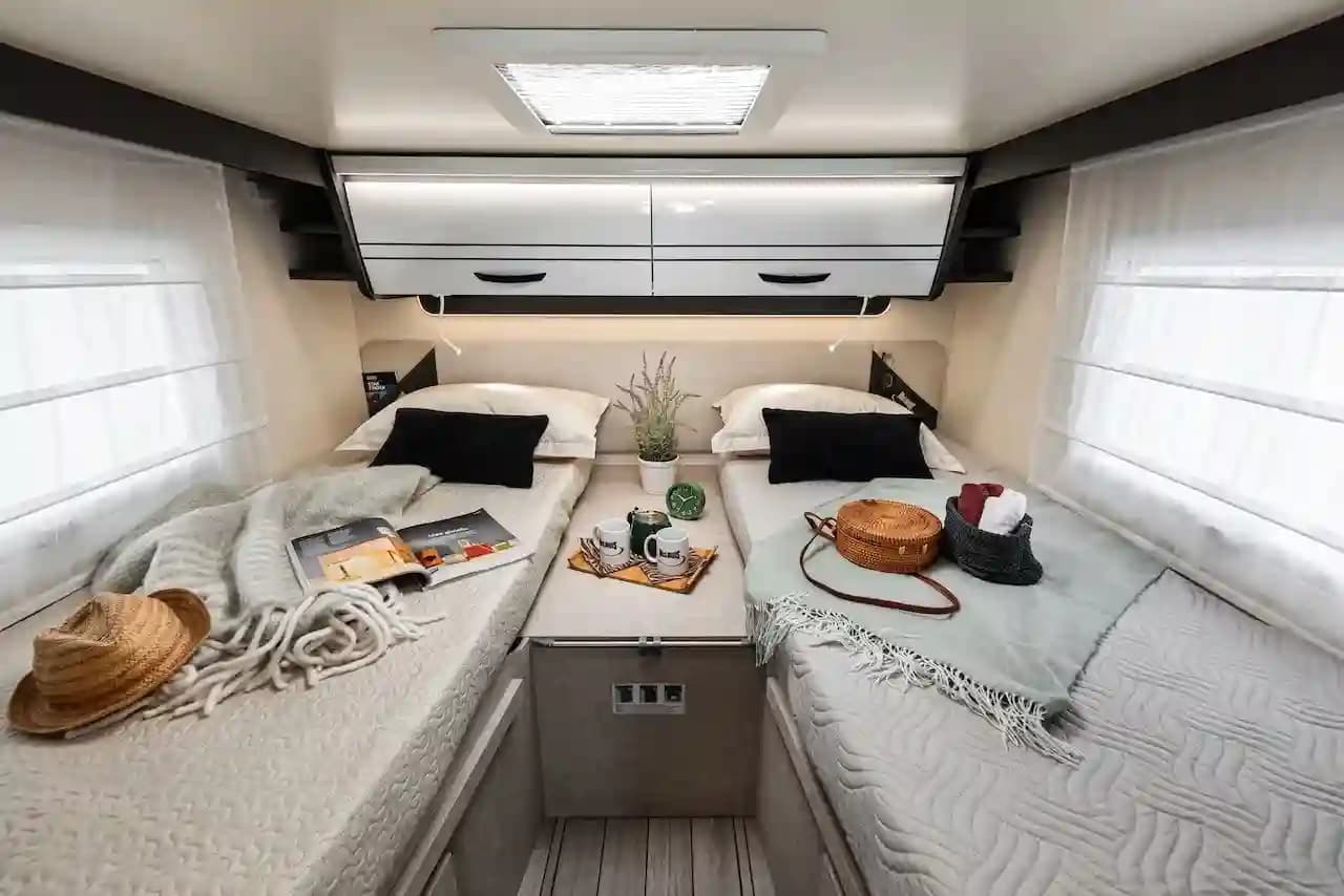 Camper Iceland image