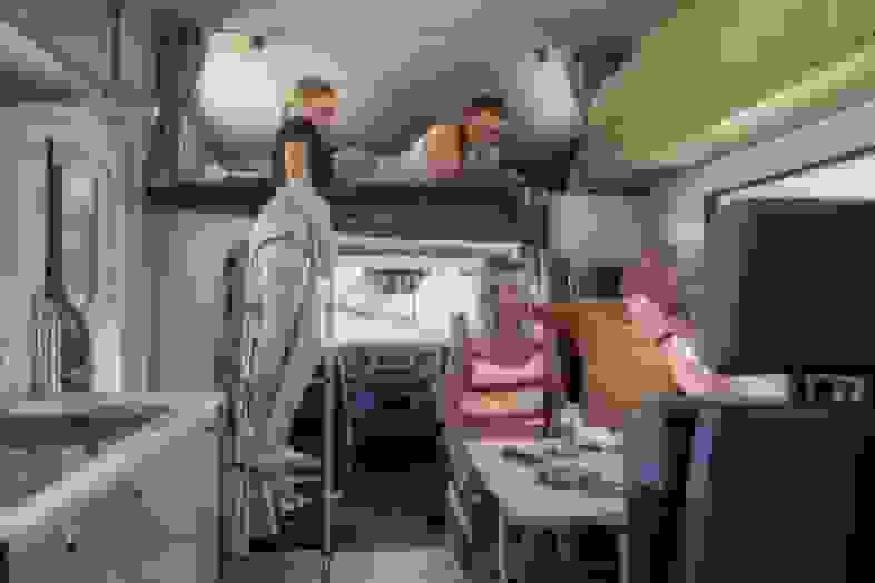 Blurred Vista interior1