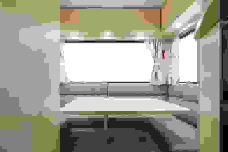 Blurred Vista interior3