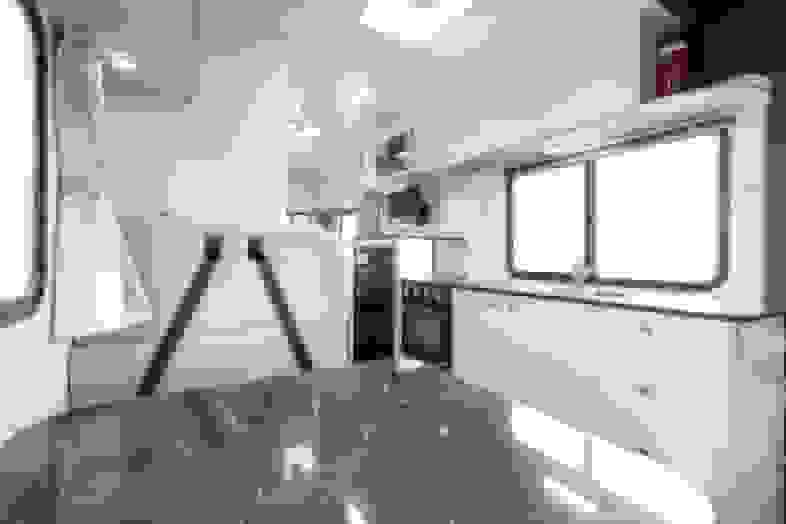 Blurred Vista interior3