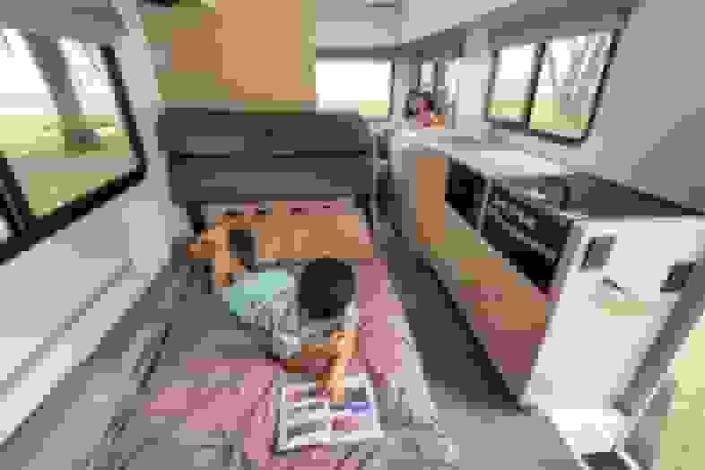 Blurred Vista interior3