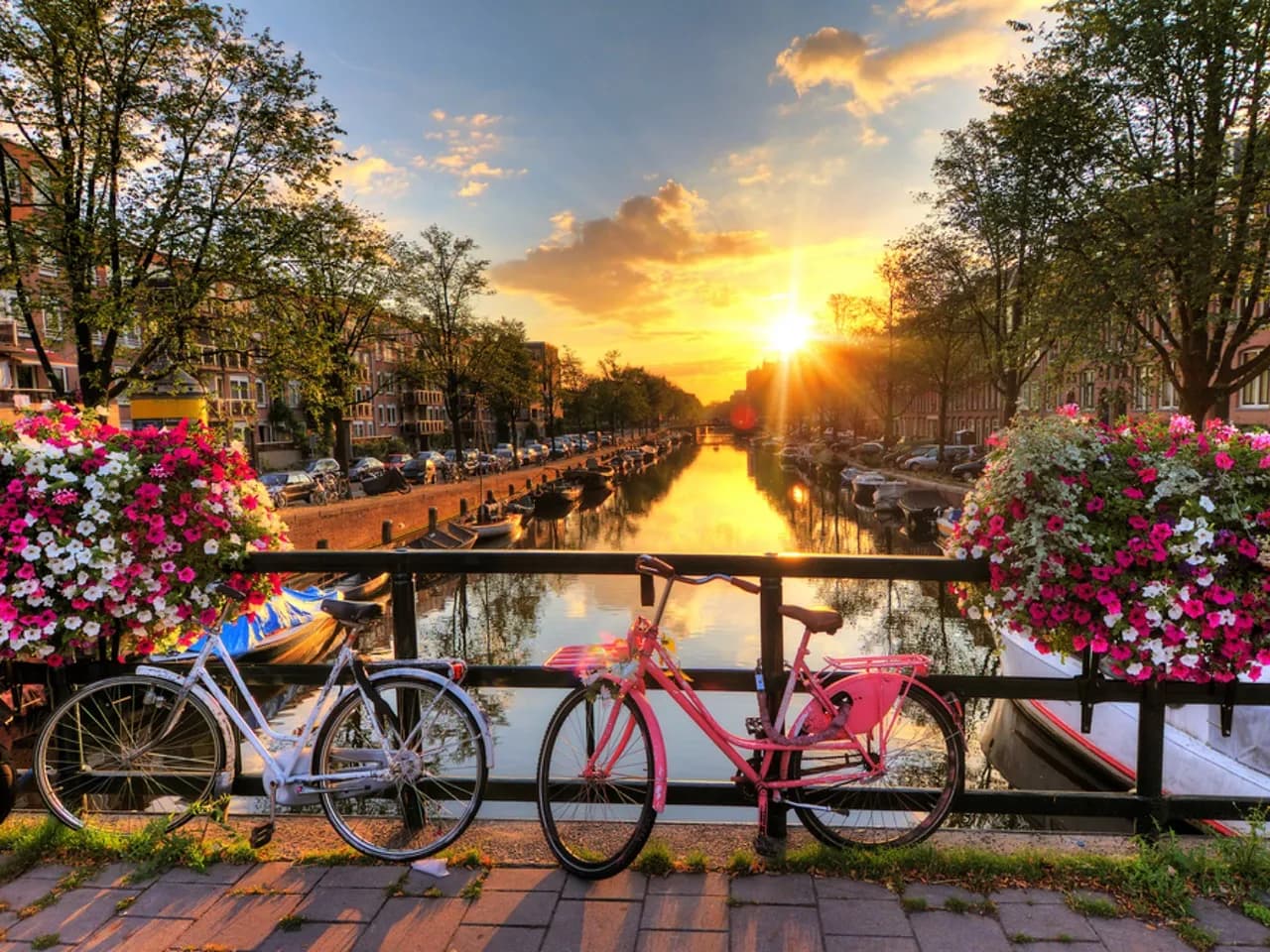 Amsterdam lädt zum Fahrradfahren ein