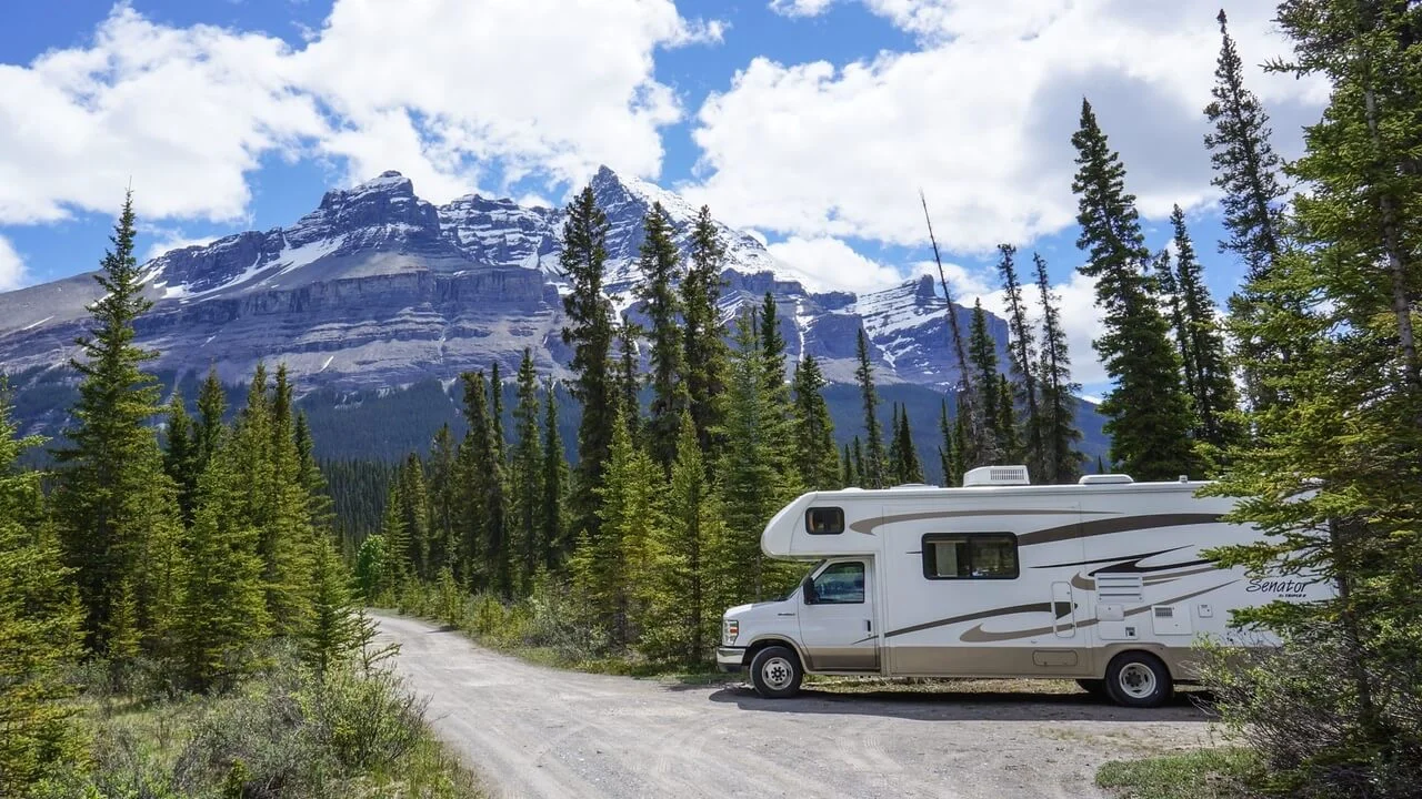 Banff-Nationalpark: Kanadas Natur mit dem Camper erkunden