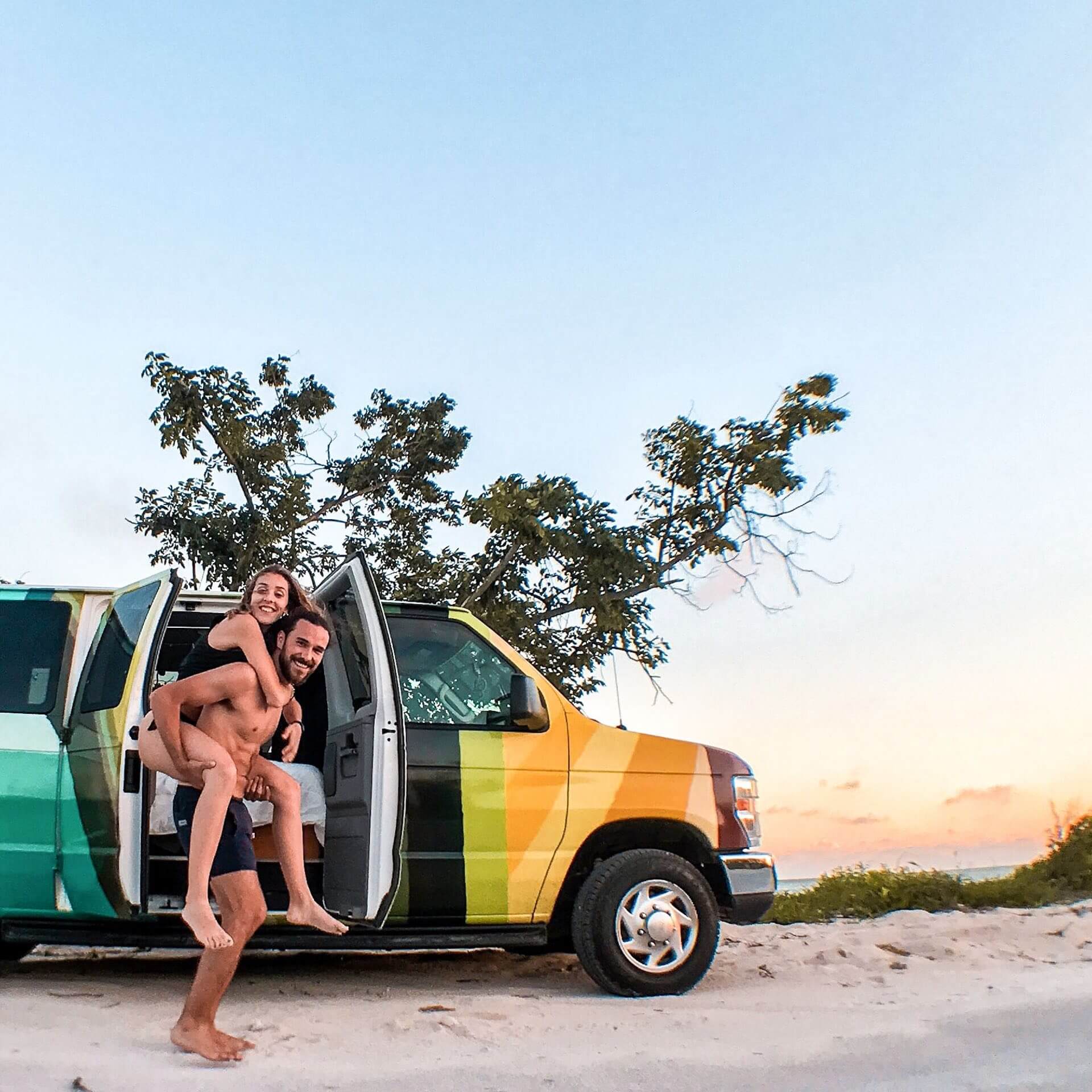 Escape Campervan am Strand in Key West