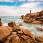 Die bekannte rosa Granitküste