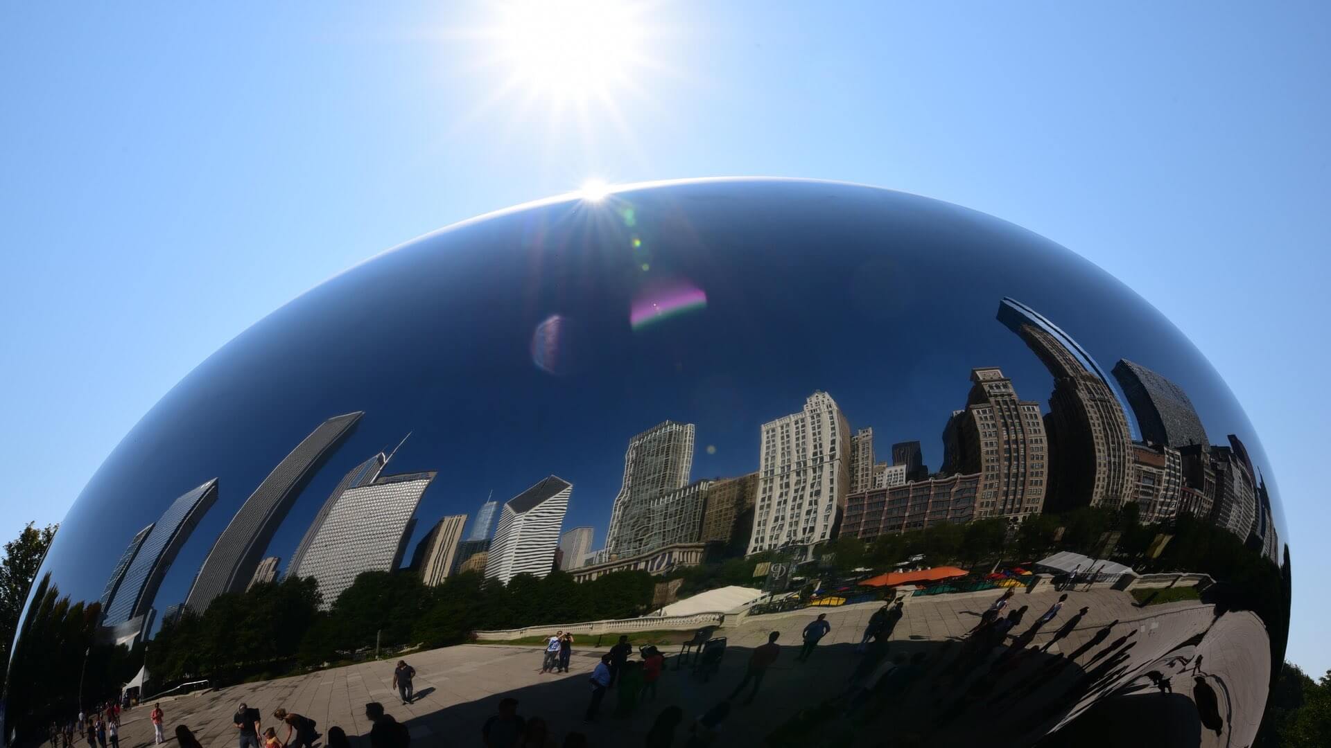 Cloud Gate und the Bean in Chicago