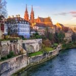 Altstadt von Basel beim Sonnenuntergang.