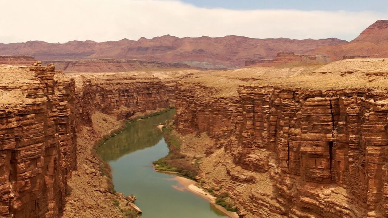 Colorado River und umliegende Landschaft