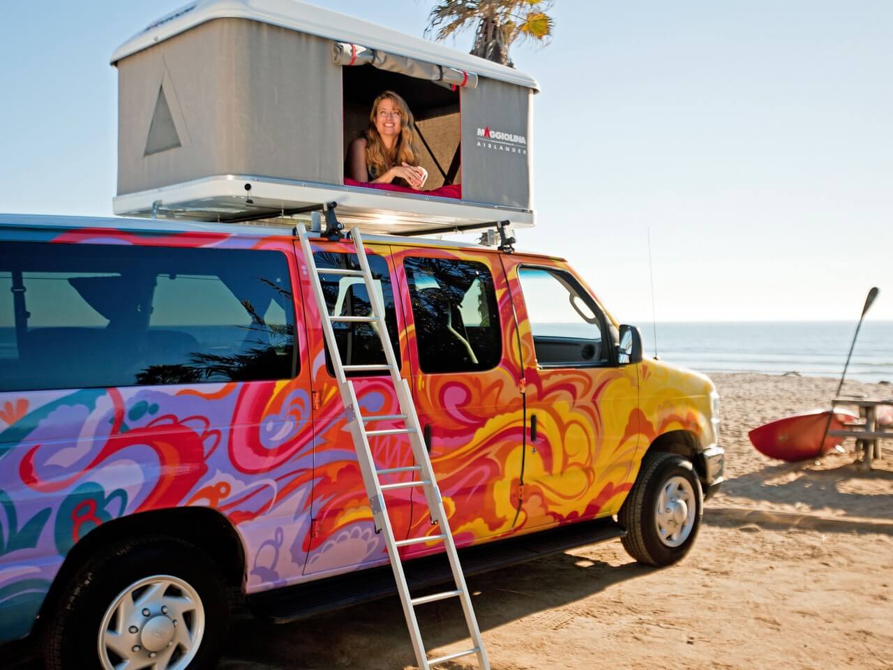 Escape Campervans am Strand in den USA
