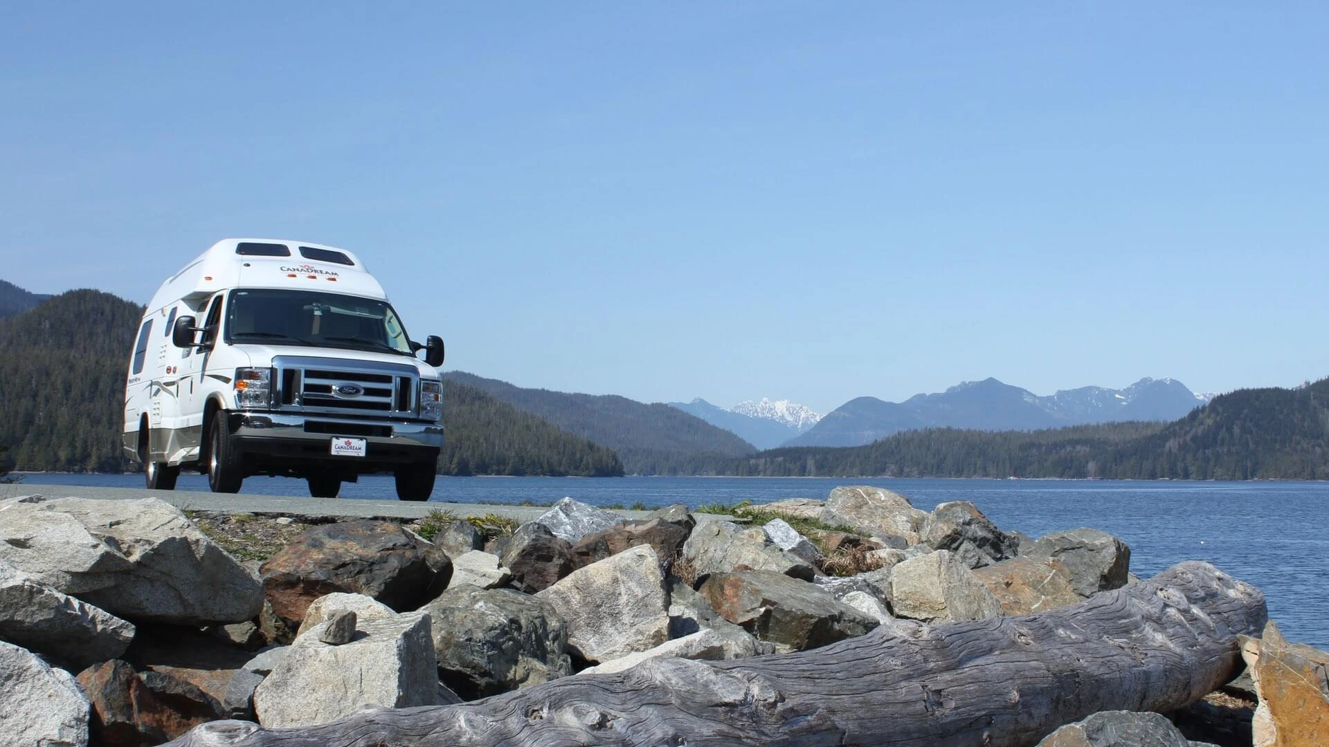 Camper von CanaDream am Grice Bay im Pacific Rim Nationalpark.