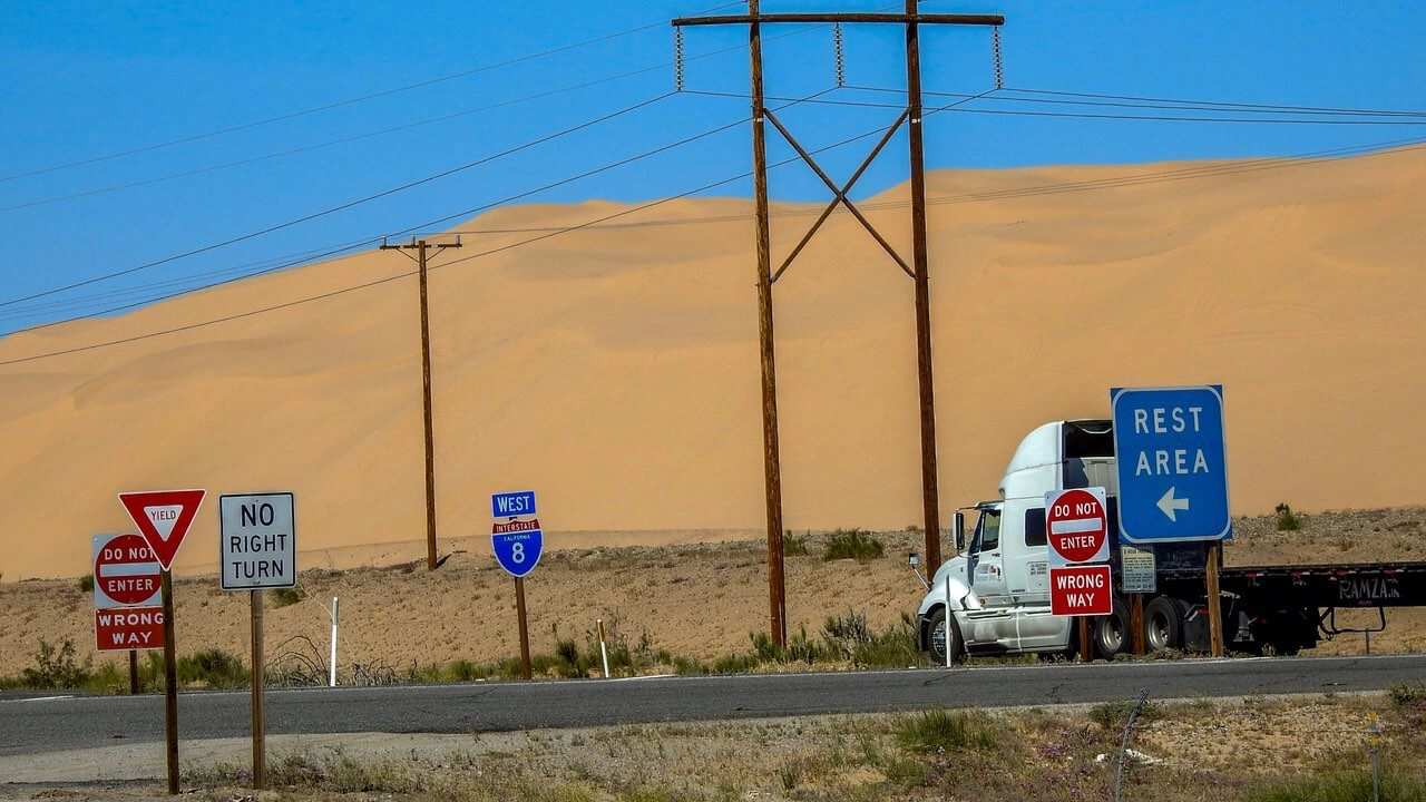 Eine Straße im Südwesten der USA
