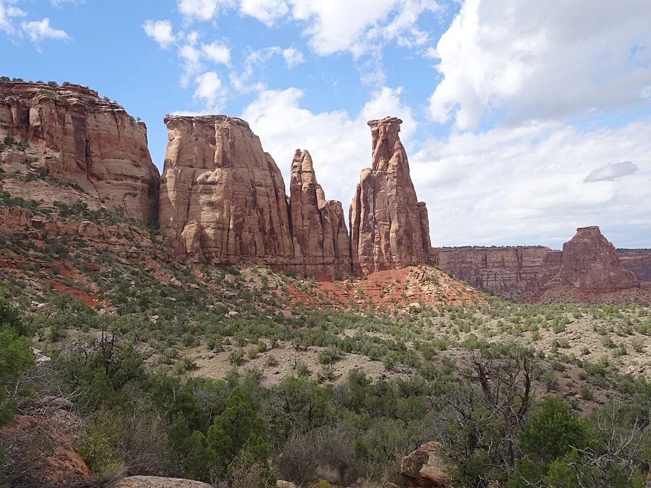 Blick auf das Colorado National Monument am Tage.