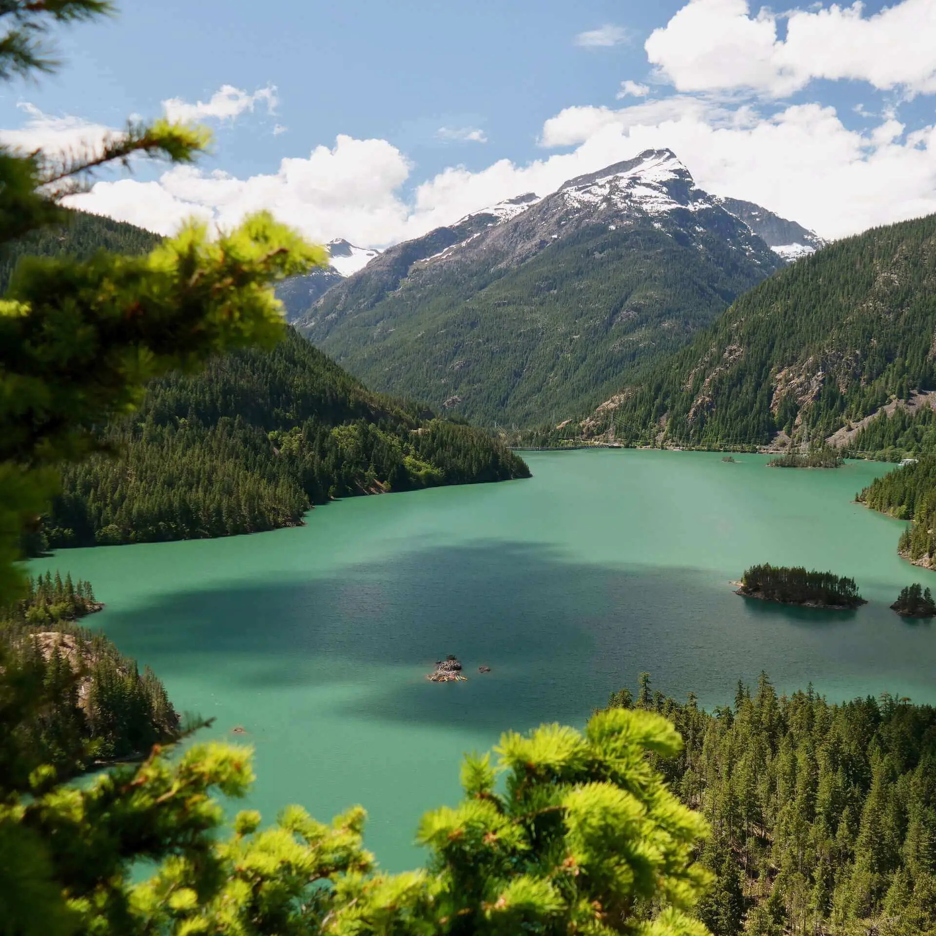 Blick auf die Berge über den Diablo Lake