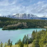 Der türkisfarbene Emerald Lake im Yoho-Nationalpark.