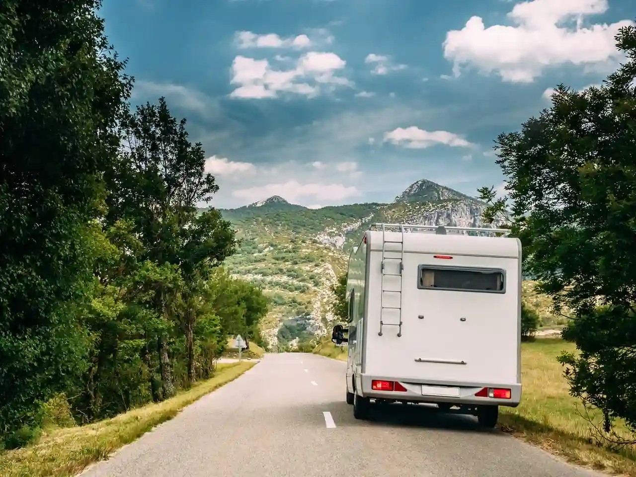 Une location de camping-car en France pour visiter les routes de montagnes