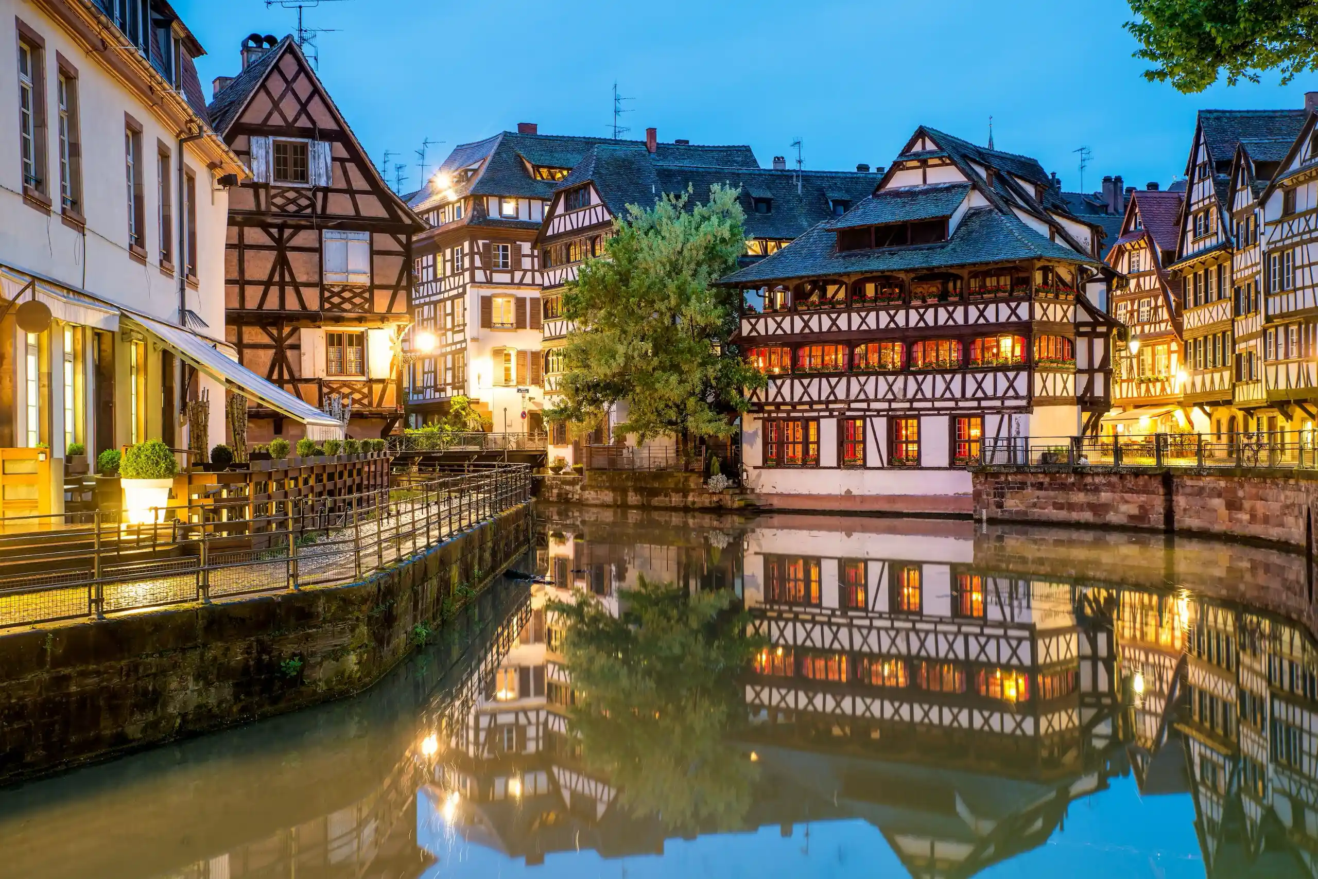 Quartier de la Petite France à Strasbourg au bord de l\'Ill